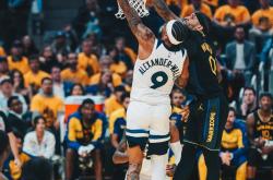 爱游戏tv-尼克斯鏖战勇士B队，杰伦·布朗关键制胜的简单介绍