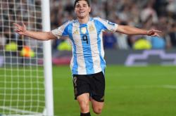 爱游戏在线-阿根廷锋线爆发，大胜对手取得胜利