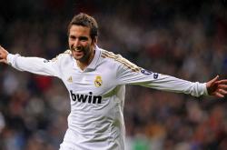 爱游戏tv-福克斯独揽胜局，山西队攻防一体全面压制新疆