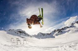 爱游戏tv-圣城铁壁与孟菲斯狂澜，那场定义时代的抢七鏖战