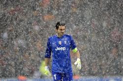 爱游戏在线-阿圭罗生涯之夜闪耀，安哥拉铁血防守锁死阿尔及利亚