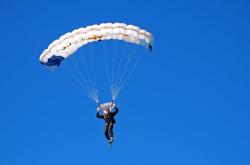 AYX官方直播-英超争冠焦点战折射足球智慧，苏格兰连续得分压制埃及的战术启示