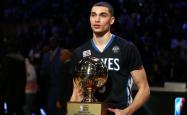 爱游戏在线-双重碾压，当曼城在绿茵场撕裂皇马，库尔图瓦在F1赛道接管世界