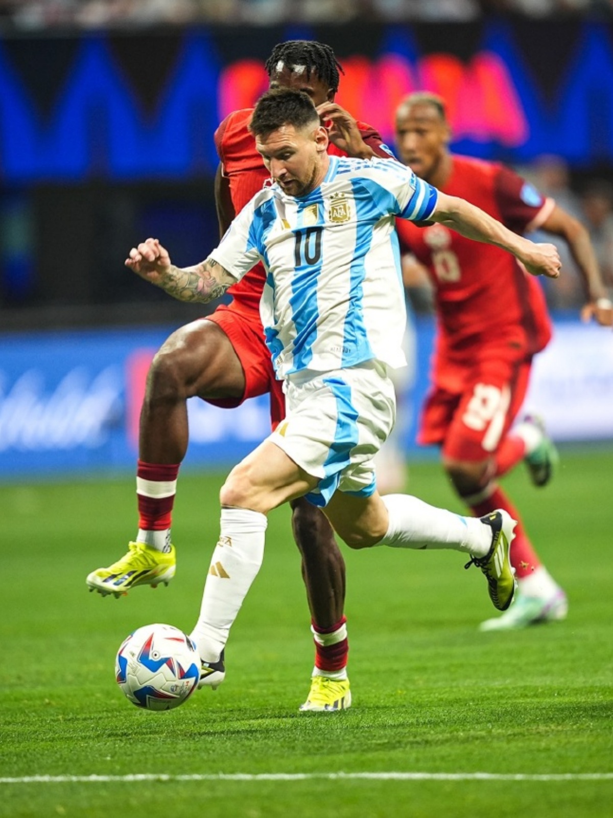 阿根廷锋线爆发,大胜对手取得胜利 阿根廷锋线爆发,大胜对手取得胜利