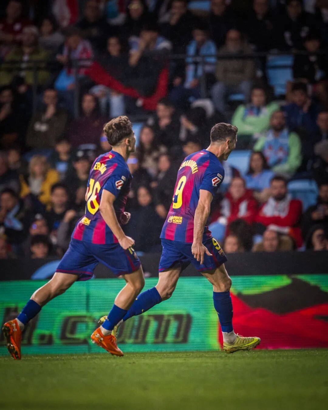 包含塞尔塔客场逆转奥萨苏纳，喜获胜利的词条