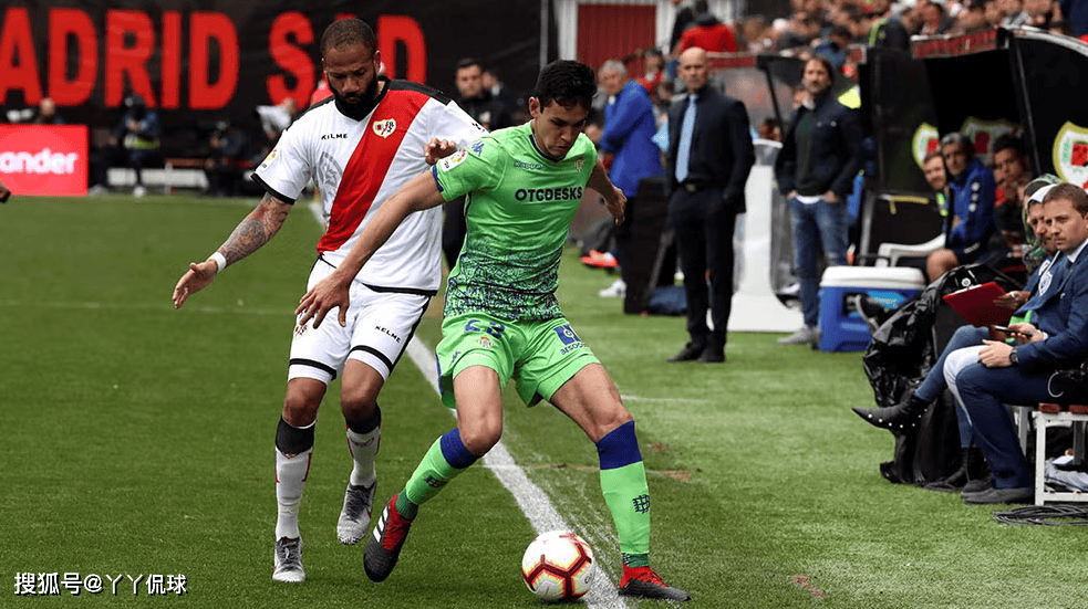 包含巴列卡诺顽强逼平皇家贝蒂斯,力保不败的词条