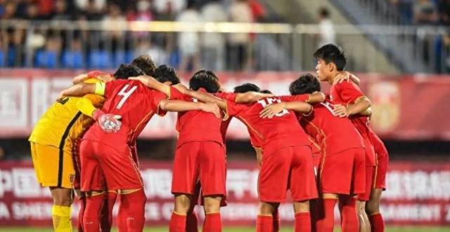 国内足球赛况：中国队伍在比赛中表现出色引人瞩目！的简单介绍