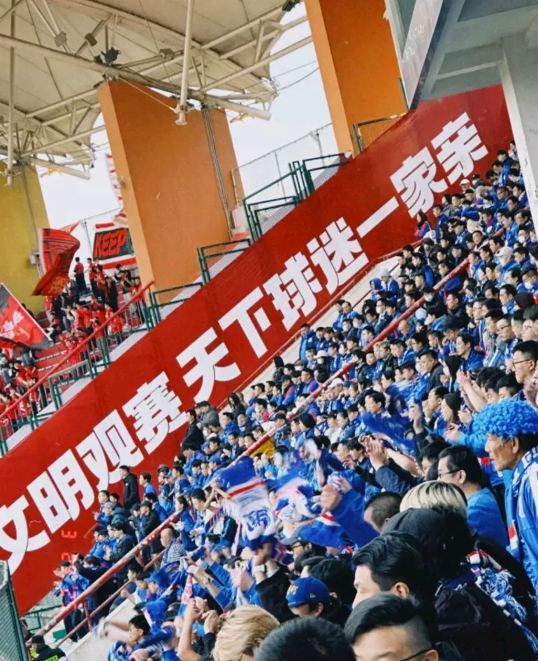 上海上港主场击败深圳,豪取三分 上海上港主场击败深圳,豪取三分