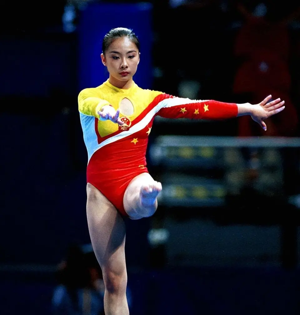 欧洲体操明星惊艳亮相,优雅飞翔赢得掌声 欧洲体操明星惊艳亮相,优雅飞翔赢得掌声