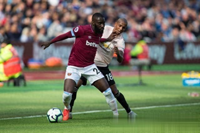 热刺逆转维拉，客场斩获三分