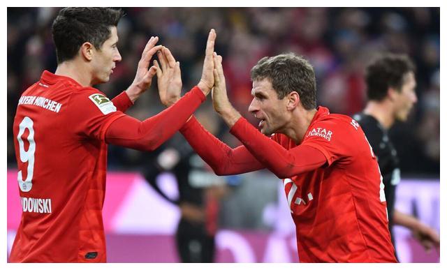 里昂队教练赞誉球员团结合作,取得巨大胜利的简单介绍 里昂队教练赞誉球员团结合作,取得巨大胜利的简单介绍