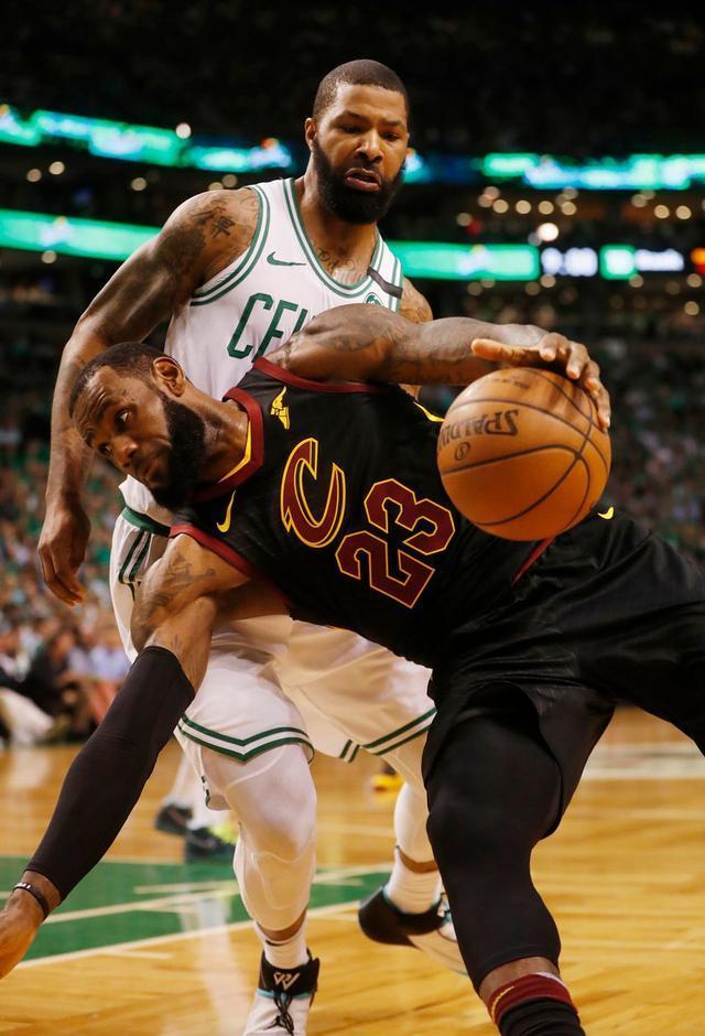 骑士横扫深圳队，塔图姆惊艳四座的简单介绍