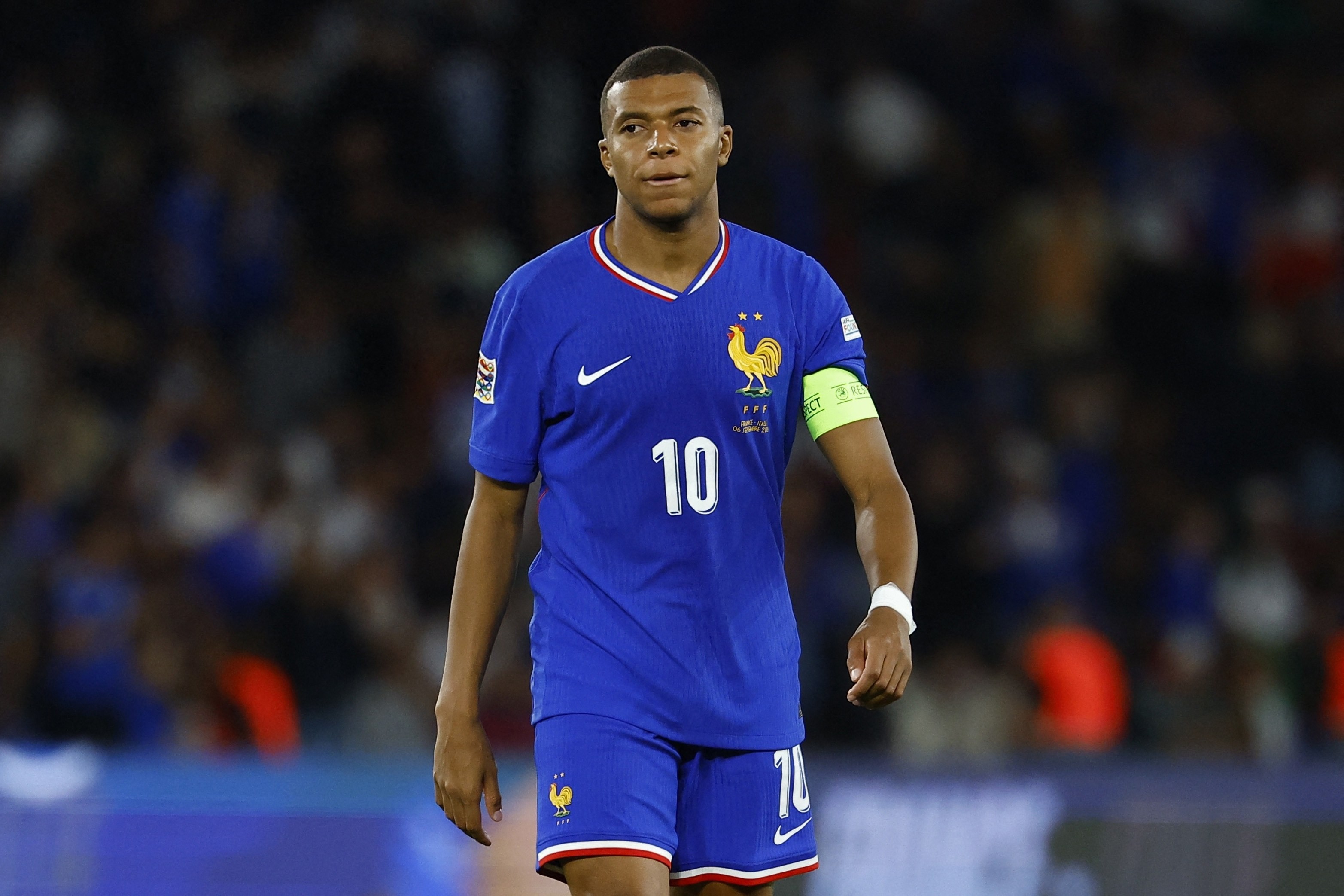 英国乒乓球队逆转法国乒乓球队，波尔统治全场的简单介绍