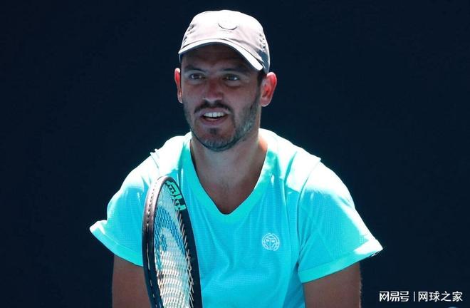 关于德国网球队横扫意大利网球队，克耶高斯高光表现的信息