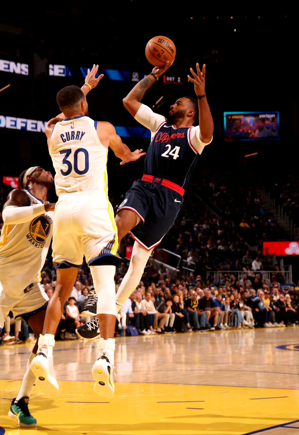 山西队力克吉林队，哈登统治全场的简单介绍