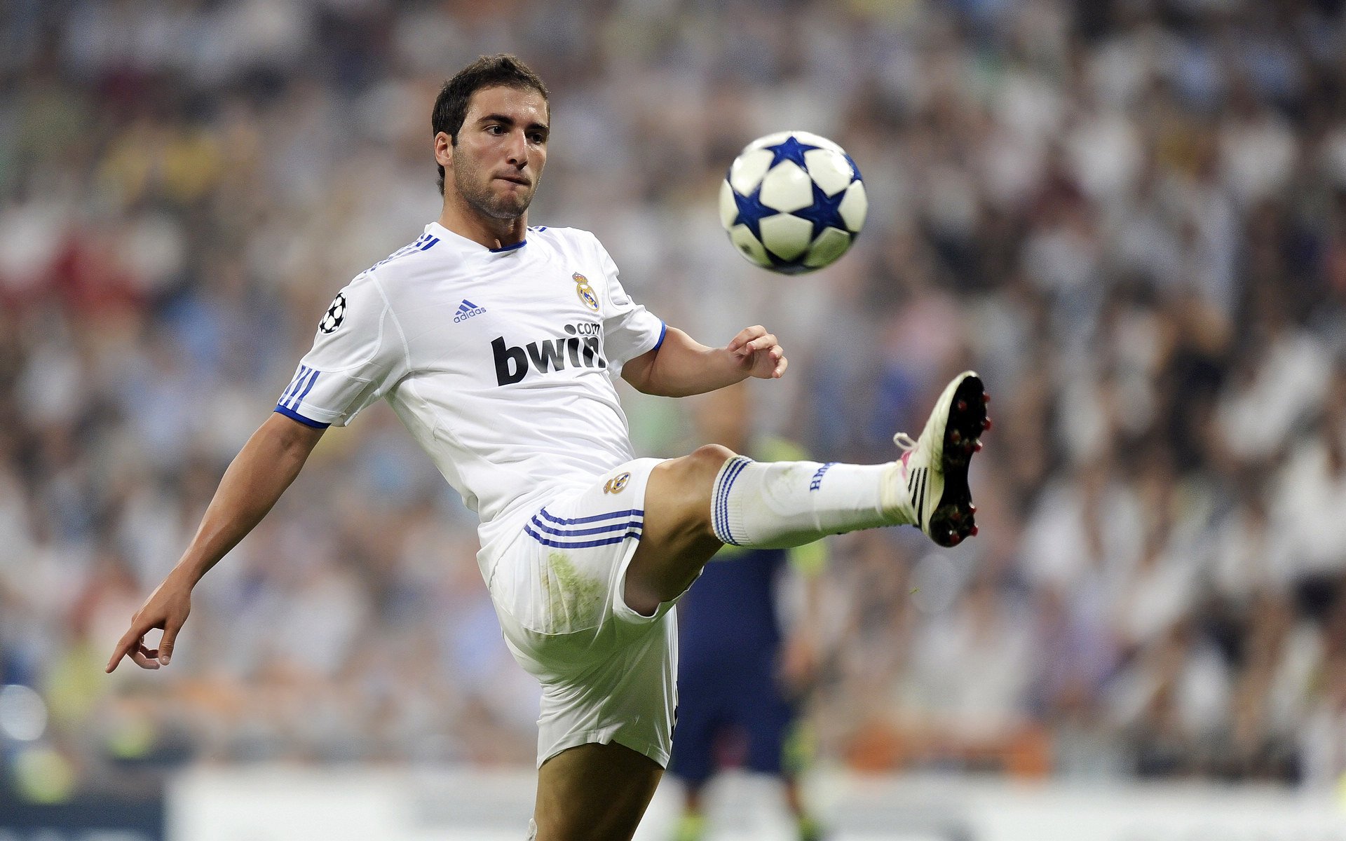 奥运周期关键战之夜，利拉德贡献制胜表现