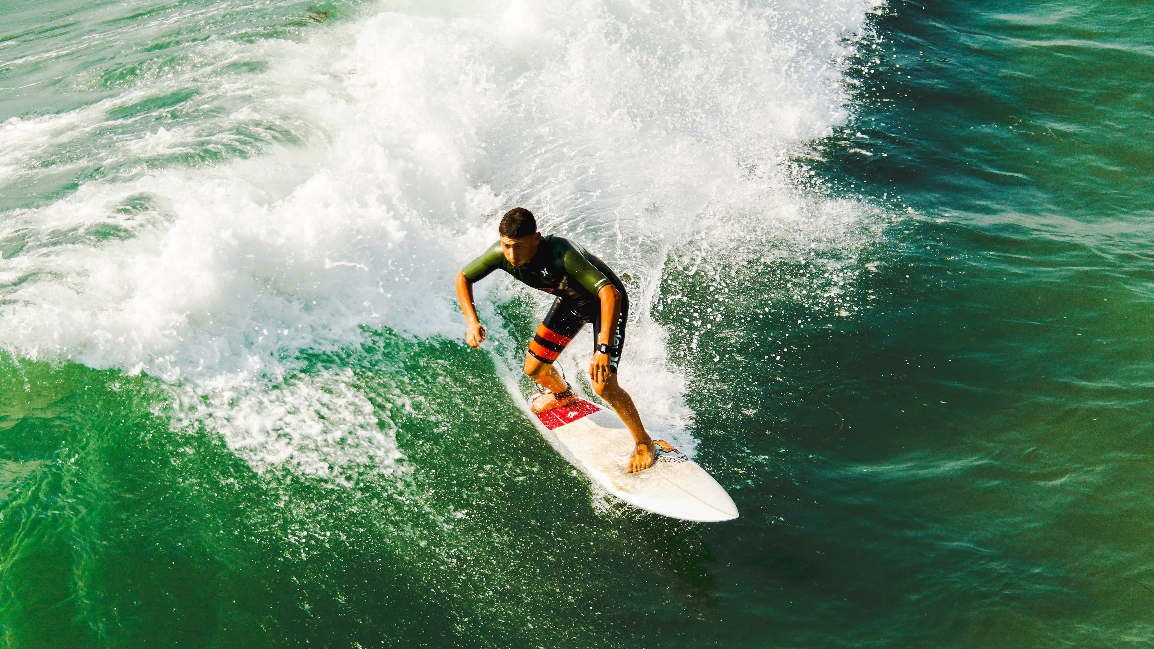 德布劳内爆发诠释中场艺术，哥伦比亚单节风暴击溃巴拉圭
