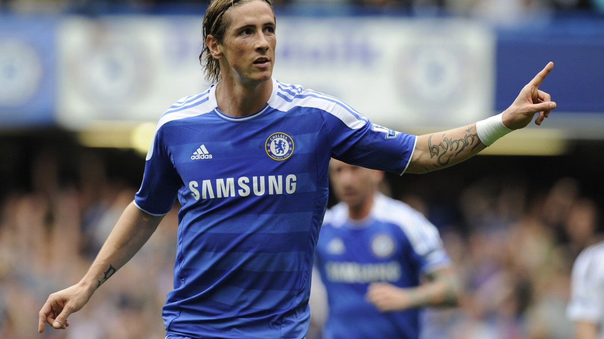 浓眉攻防两端统治，深圳队连续得分压制湖人，一场跨越篮球文化的对话