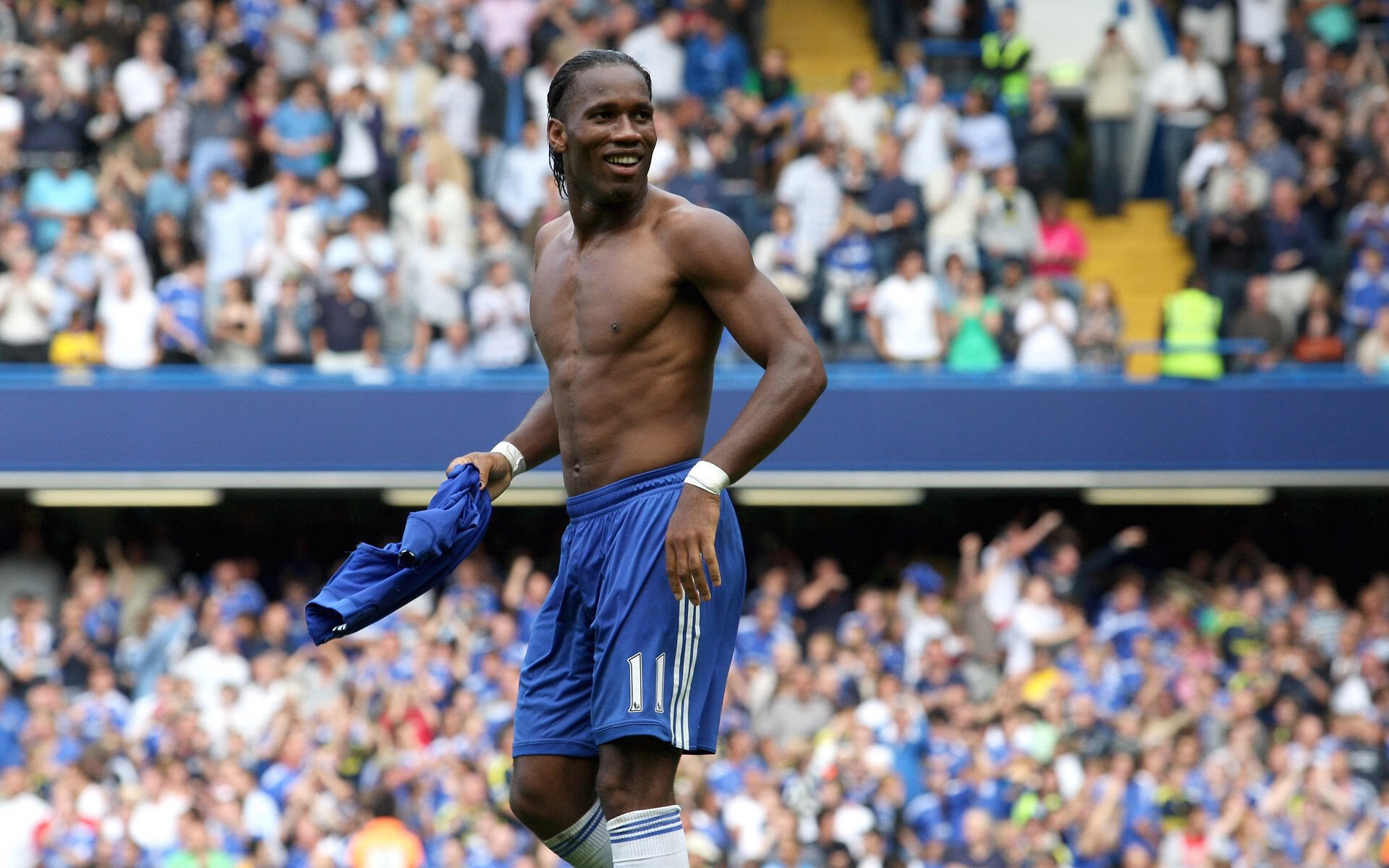 橙衣锋刃破坚冰，加克波个人秀撕裂波兰防线，乌拉圭苦战见证新星崛起